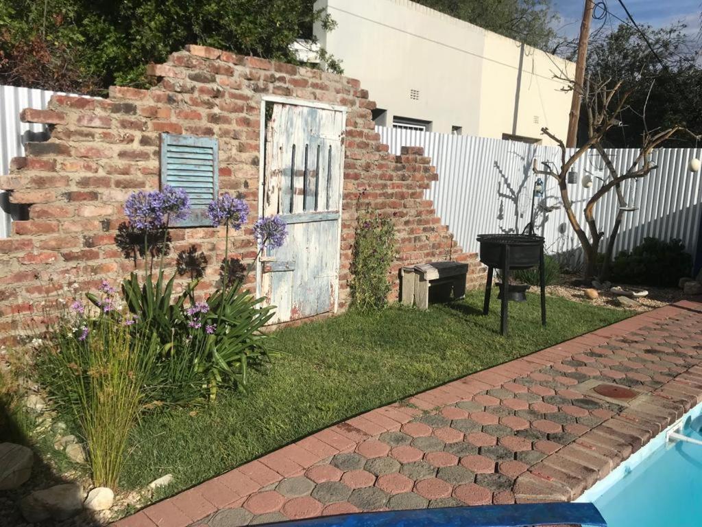 Tuinhuis Oudtshoorn Bagian luar foto