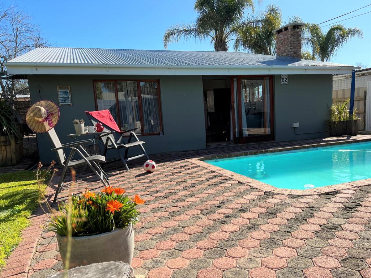 Tuinhuis Oudtshoorn Bagian luar foto